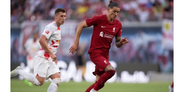 Darwin Núñez błyszczy podczas rozgrzewki